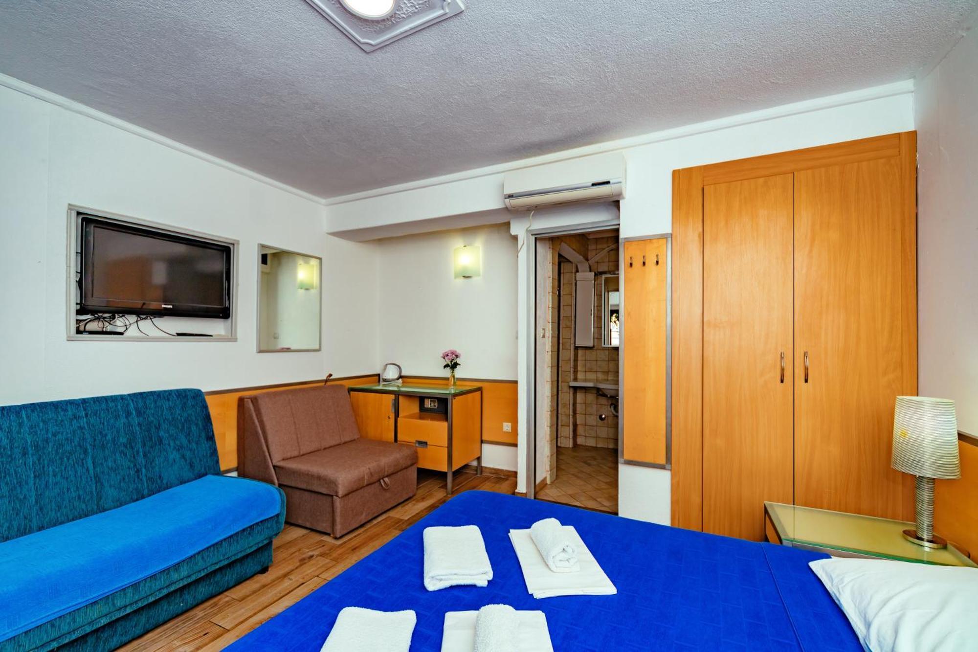 Hotel Savojo Петровац Экстерьер фото