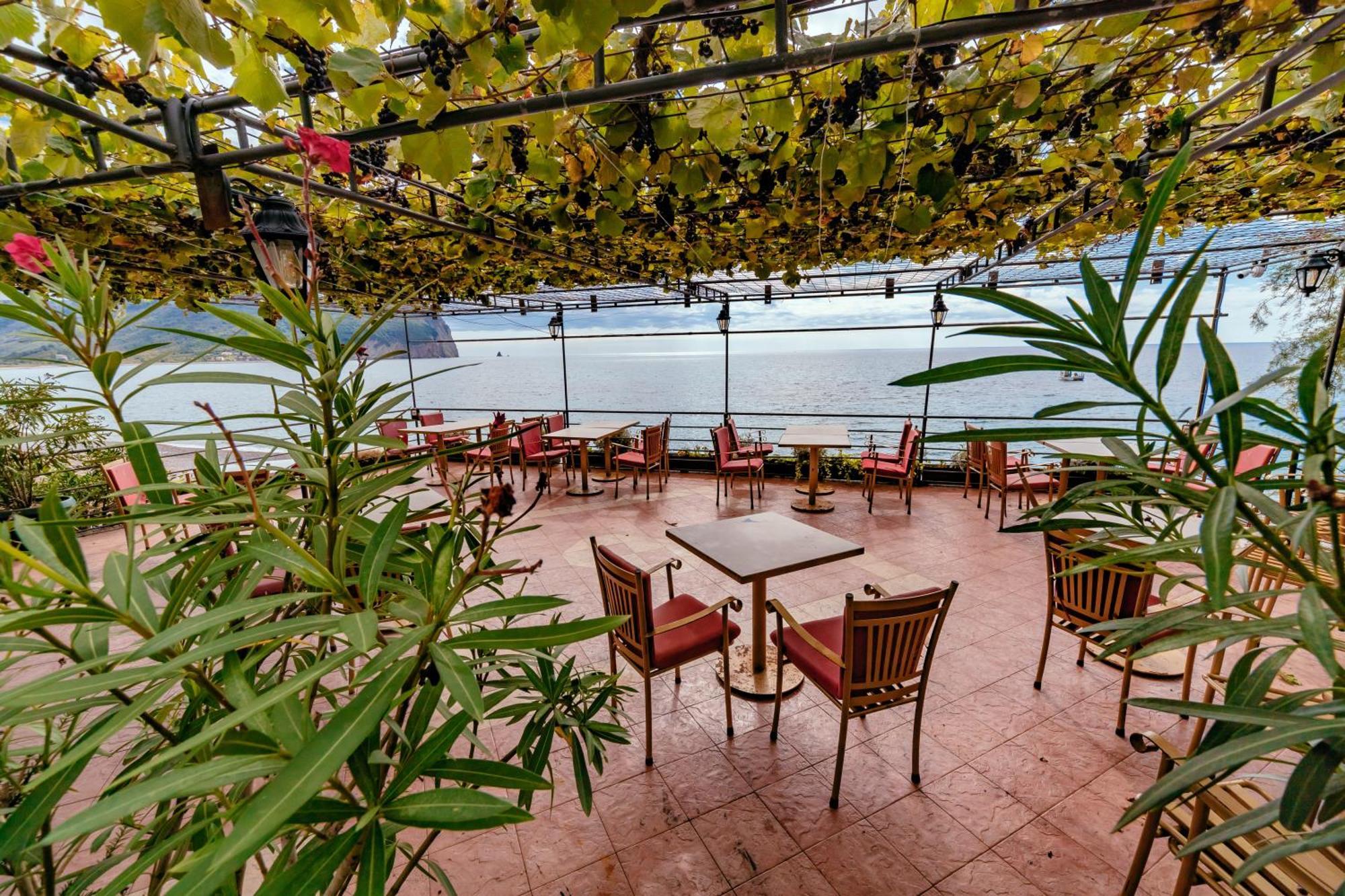 Hotel Savojo Петровац Экстерьер фото